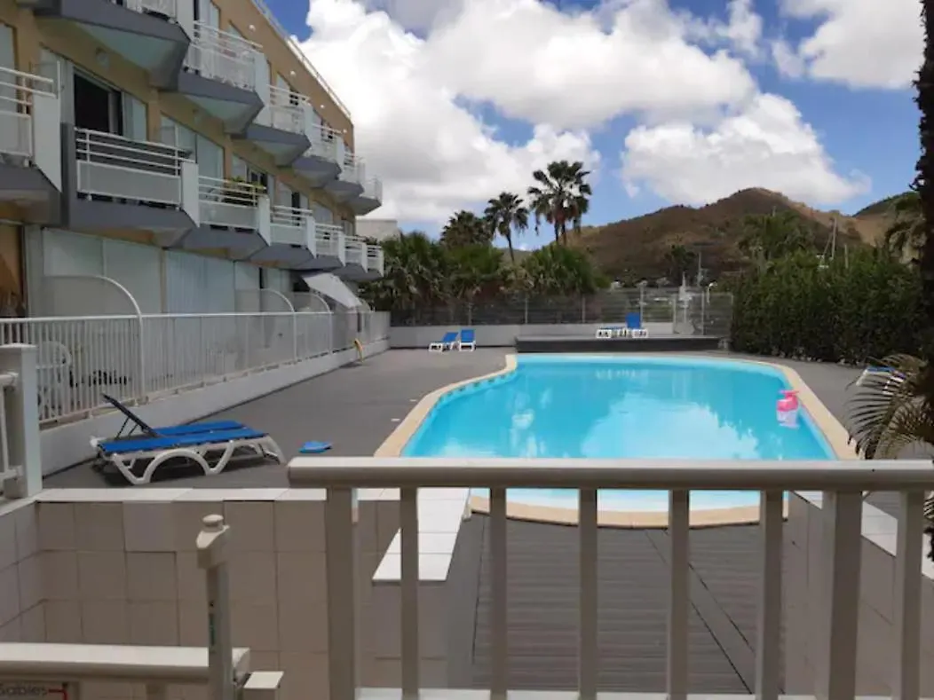 Les Pieds Dans L'Eau Calme & Vue Mer Marigot Apartment Marigot