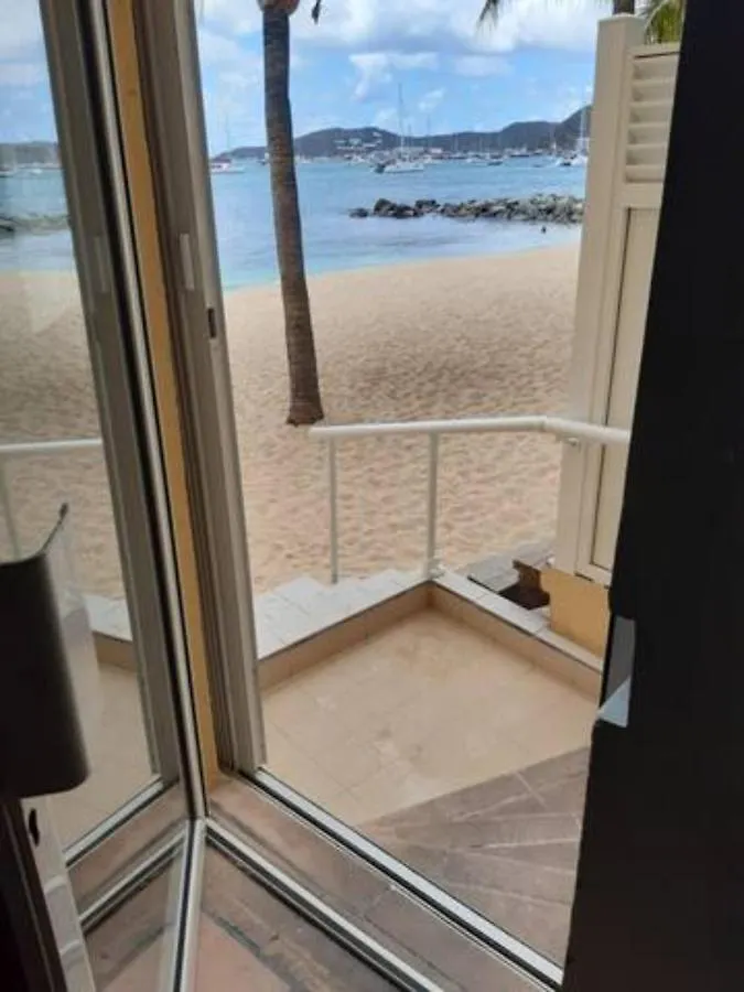 Les Pieds Dans L'Eau Calme & Vue Mer Marigot Apartment Marigot  0*, Marigot (Saint Martin)